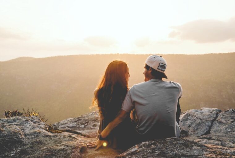 6 Red Flags To Look Out For In A Toxic Relationship